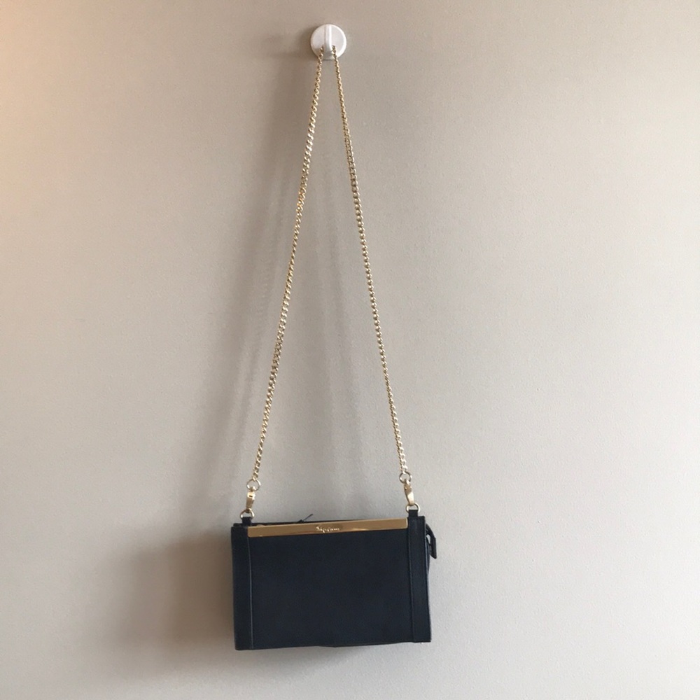 Cross body purse